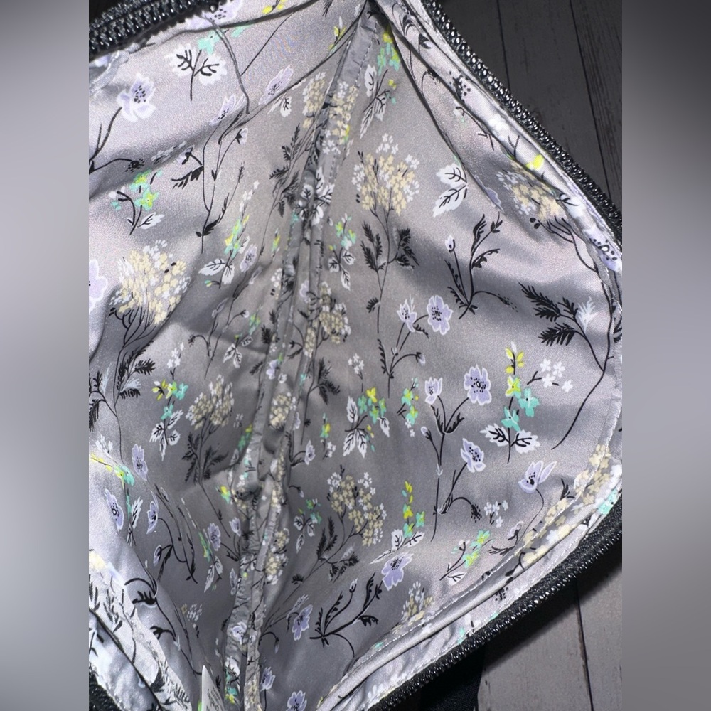 Essential Compact Sling - image 7